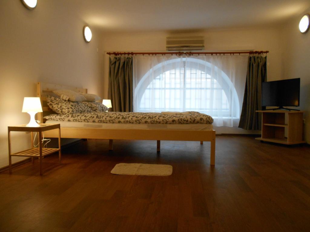 Apartman Vorosmarty Apartment Budapest Luaran gambar