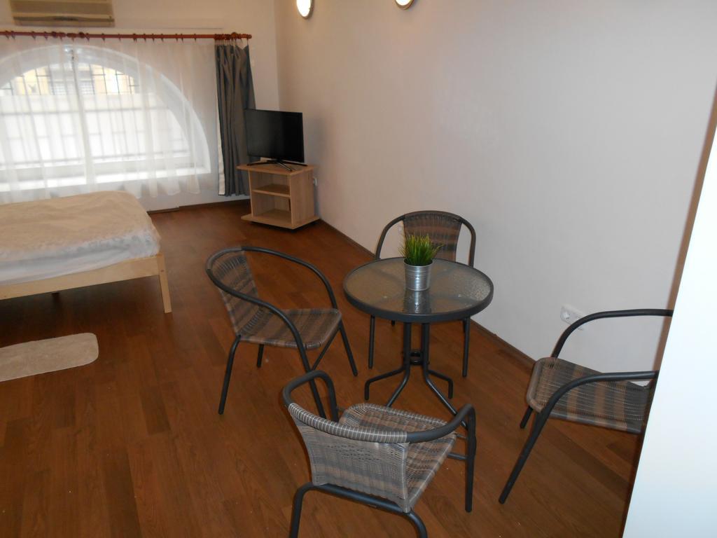 Apartman Vorosmarty Apartment Budapest Luaran gambar